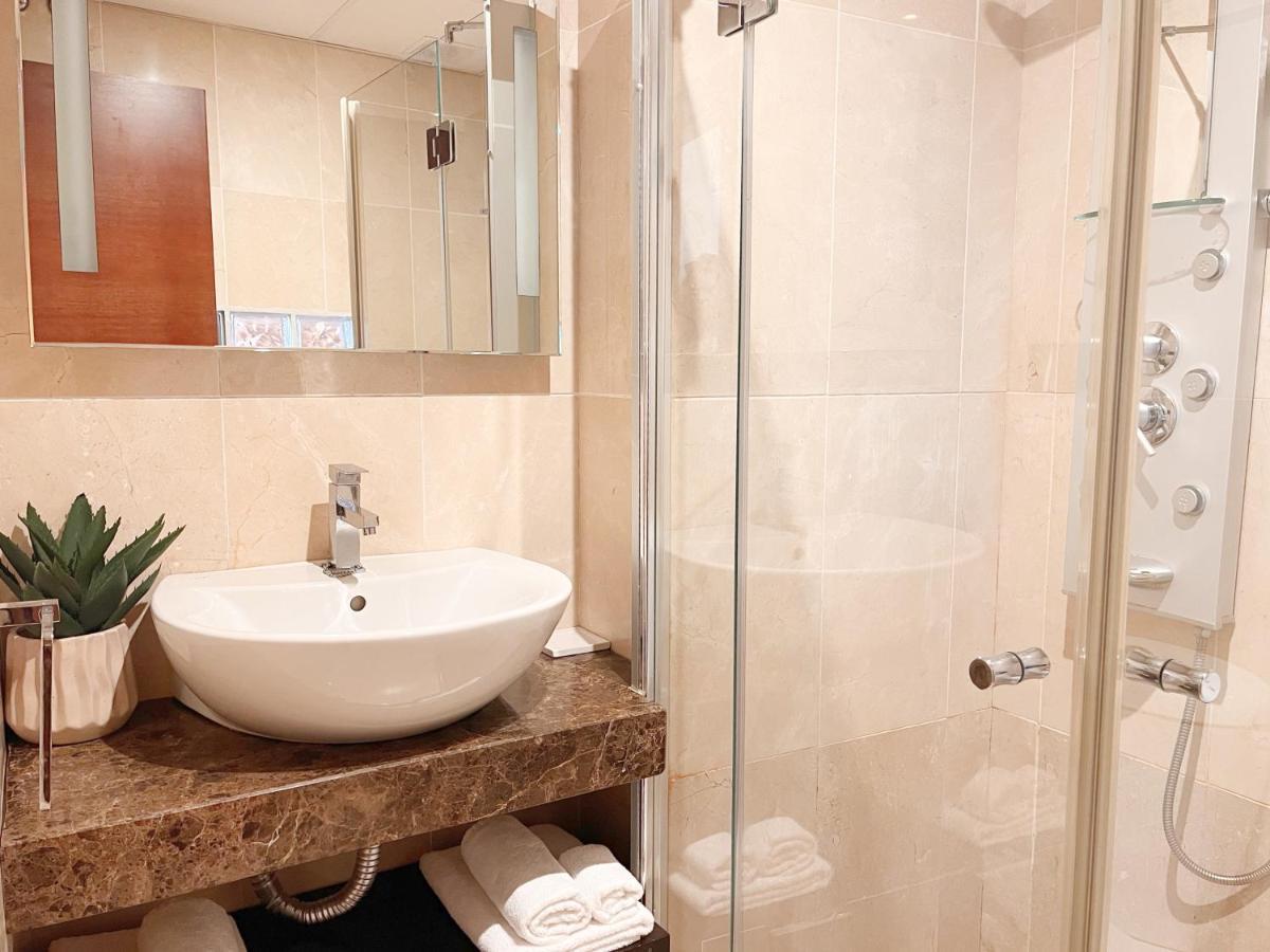 Homely Malaga Carreteria Con Piscina Kültér fotó